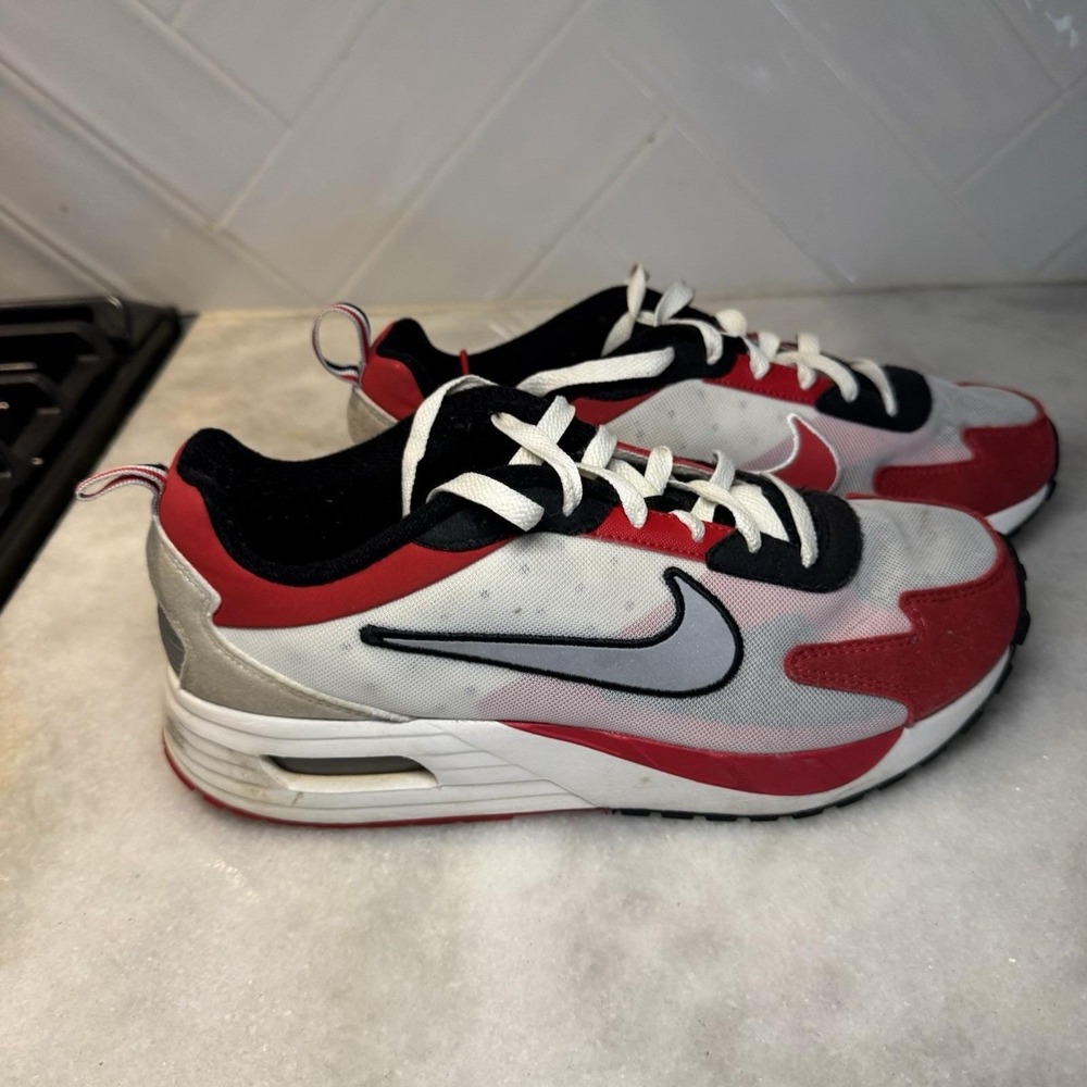 Nike Air Max Solo Georgia Bulldogs NCAA Pack FZ4834-001 Men's Size 8 - Picture 2 of 9
